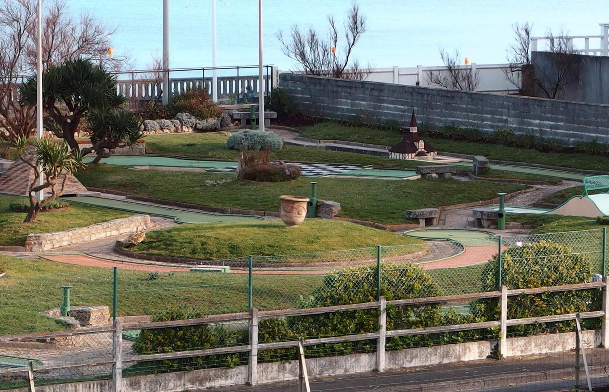 Ravissant Avec Jardin, Refait A Neuf, 2 A 5 Pers